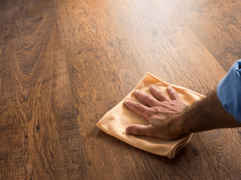 Comment bien entretenir un parquet en bois de façon écologique
