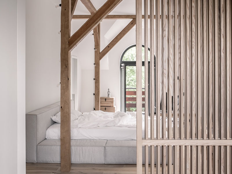 Comment entretenir votre claustra en bois comme un pro