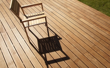Comment choisir la meilleure huile de bois extérieur pour votre terrasse : le guide pratique