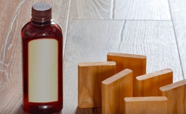 Comment réaliser le traitement et l’entretien de ses meubles en bois avec l’huile Rubio ?