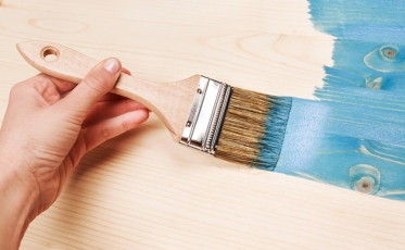 Peinture sur bois : les 3 erreurs à éviter à tout prix