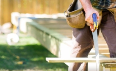 Comment réussir et entretenir la finition d’une terrasse en bois ?